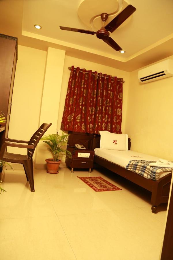 Hotel Sri Grands Rājahmundry 외부 사진