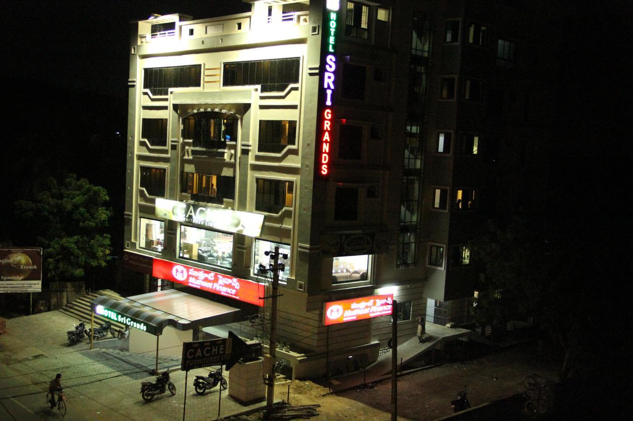 Hotel Sri Grands Rājahmundry 외부 사진